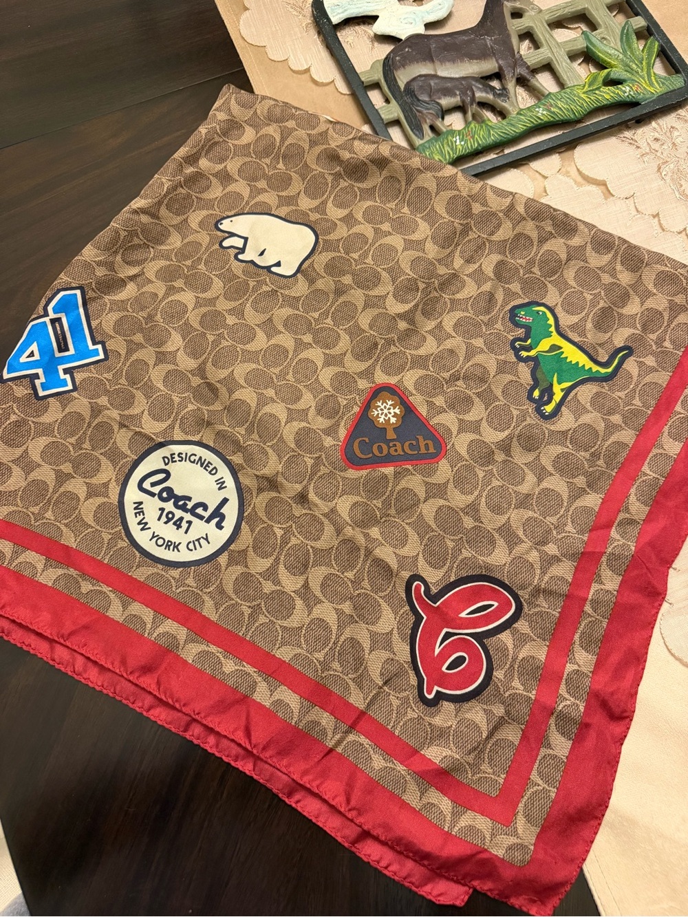 Coach Signature silk 90x90 Patch foulard Brown & Red
